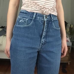 MOM JEANS Jordache High Waisted Blue Jeans